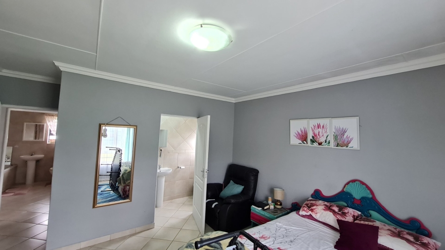 6 Bedroom Property for Sale in Dana Bay Western Cape